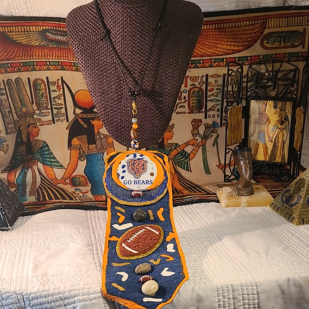 Men And Women Handcrafted Sports-Themed CHICAGO BEARS Junktie Necklace